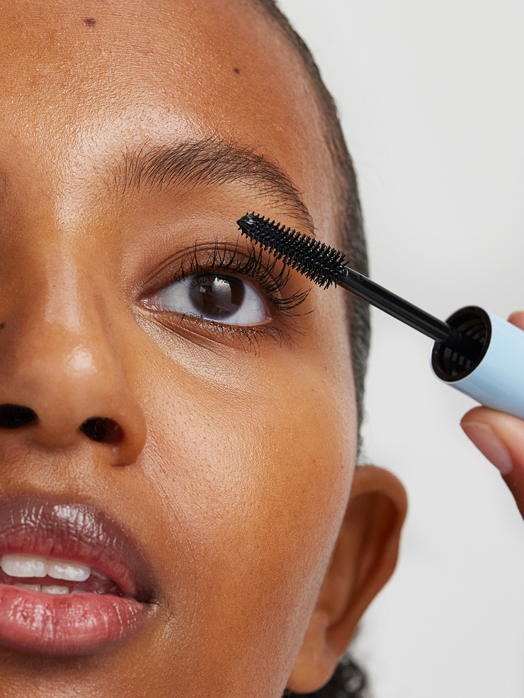 xlash-weightless-mascara-tubing-wimperntusche-schwarz image 2