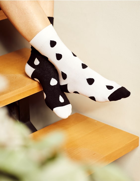 your-kaya-x-kabak-socken-schwarz-wei-punkte-one-size image 2