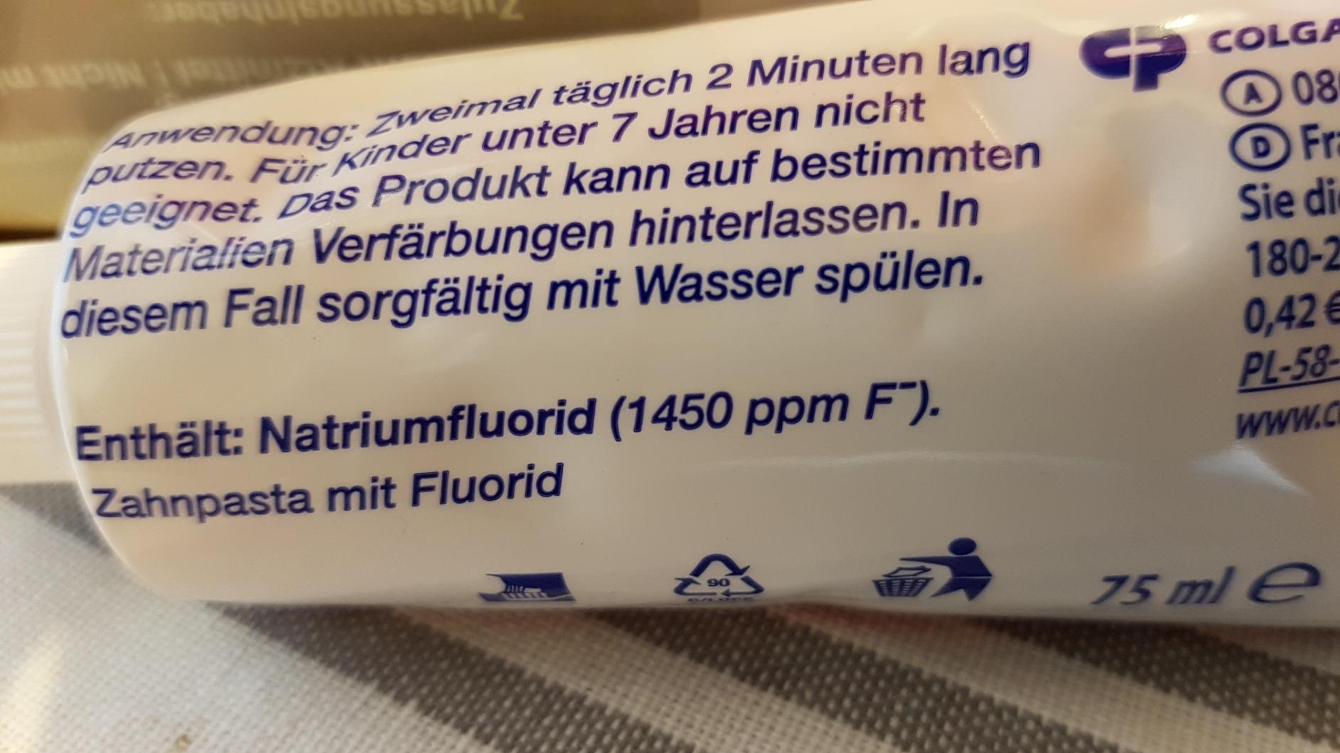 Schäumt dunkel